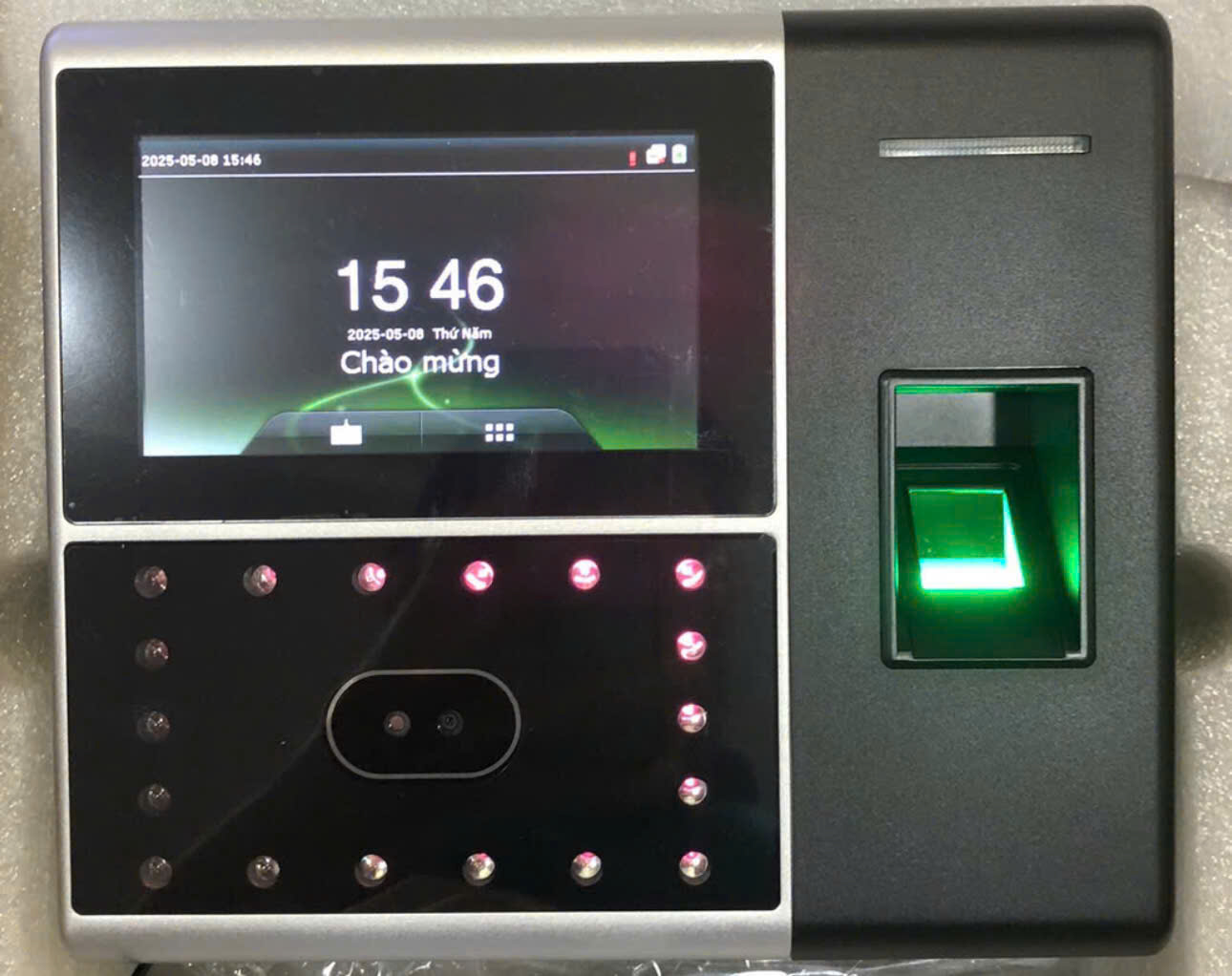 Máy chấm công bằng khuôn mặt IFACE 302 (Màu đen)